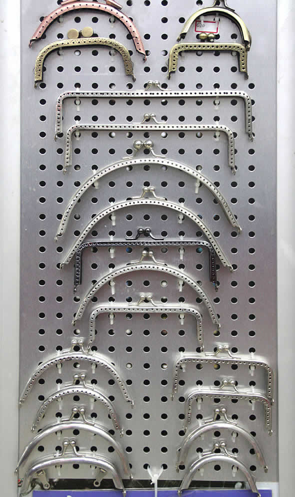 ֱ